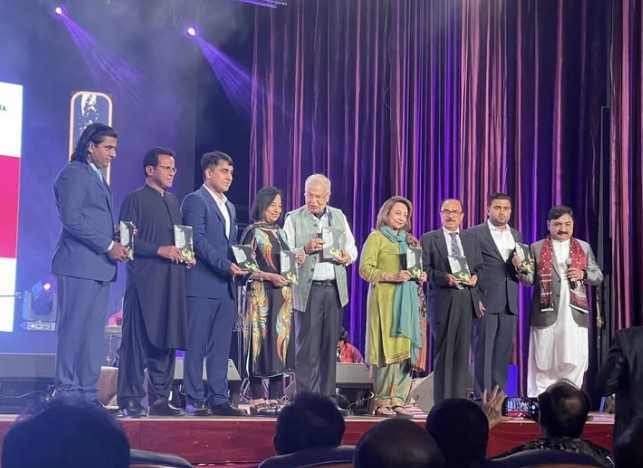 The Tree Novel Sindhi